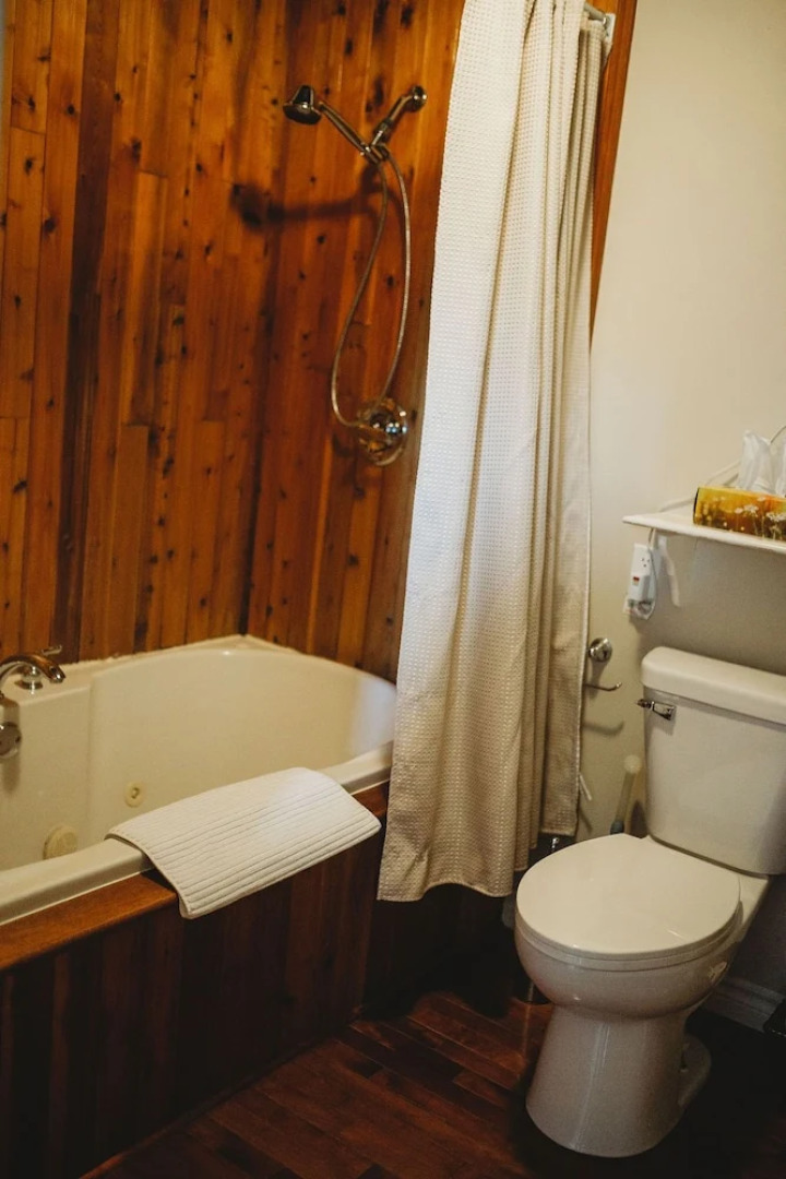 The Carriage House Inn