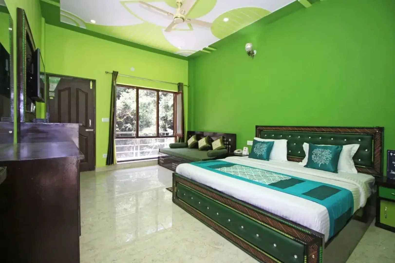 OYO 7252 near Kempty Falls