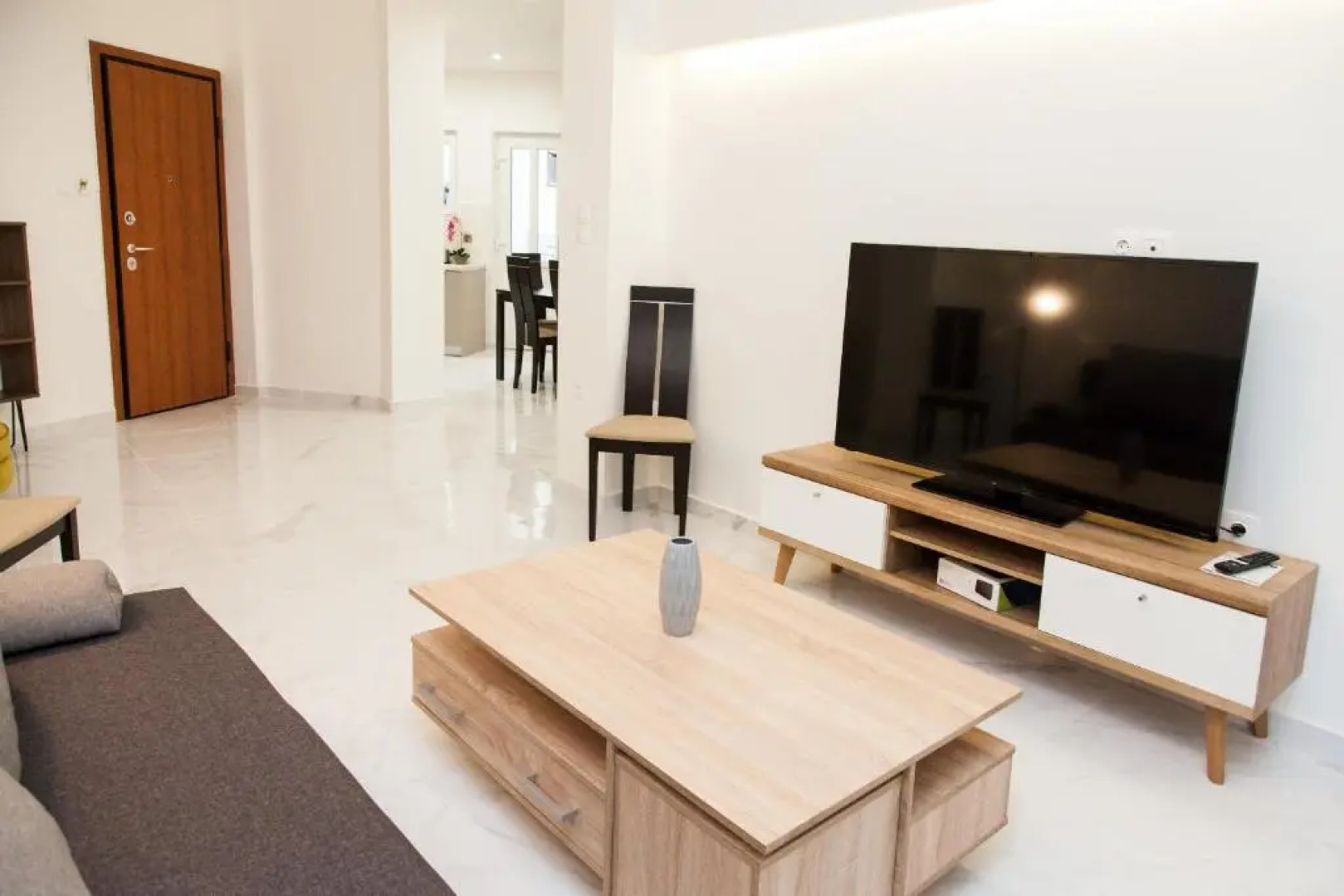 Modern 3-bedroom Apartment Next to Koridallos square
