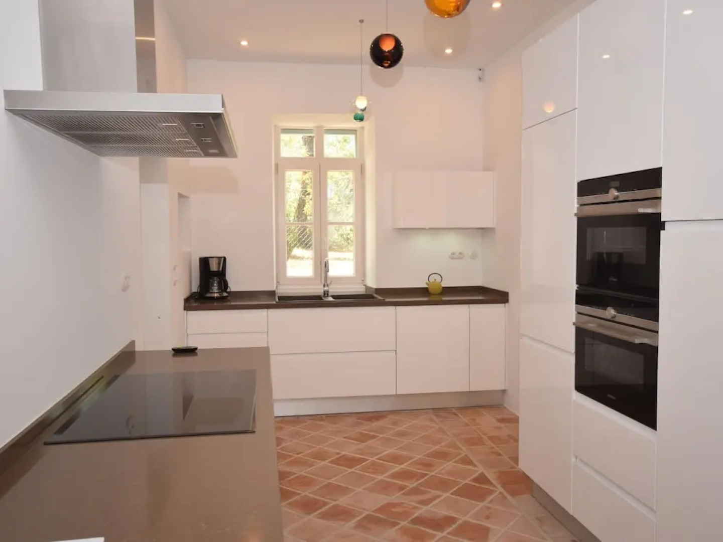 Delightful, Authentic Quinta with Swimming Pool near Beach & Towns