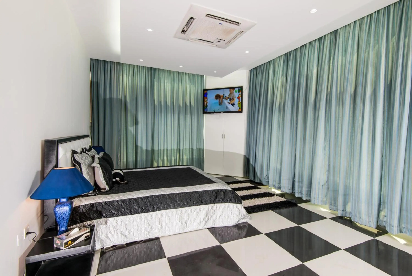 Bravo Royal Hotel Suite