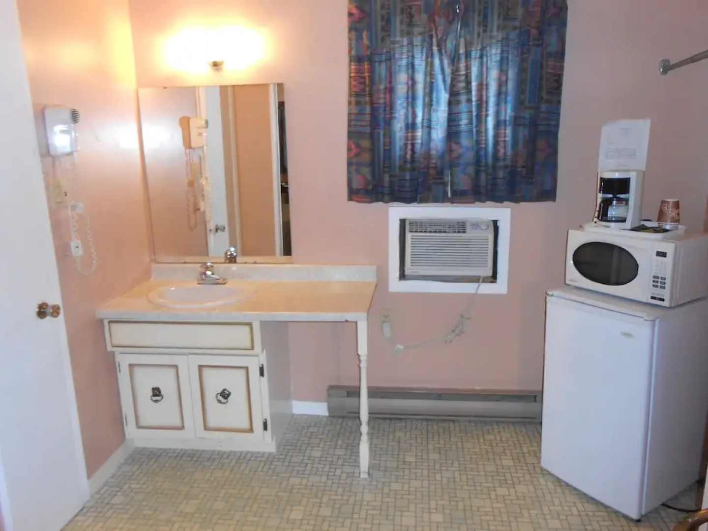 Aquarius Motel