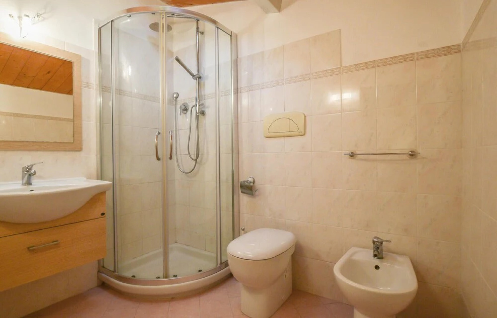 Beautiful Apartment in Cecina With 1 Bedrooms