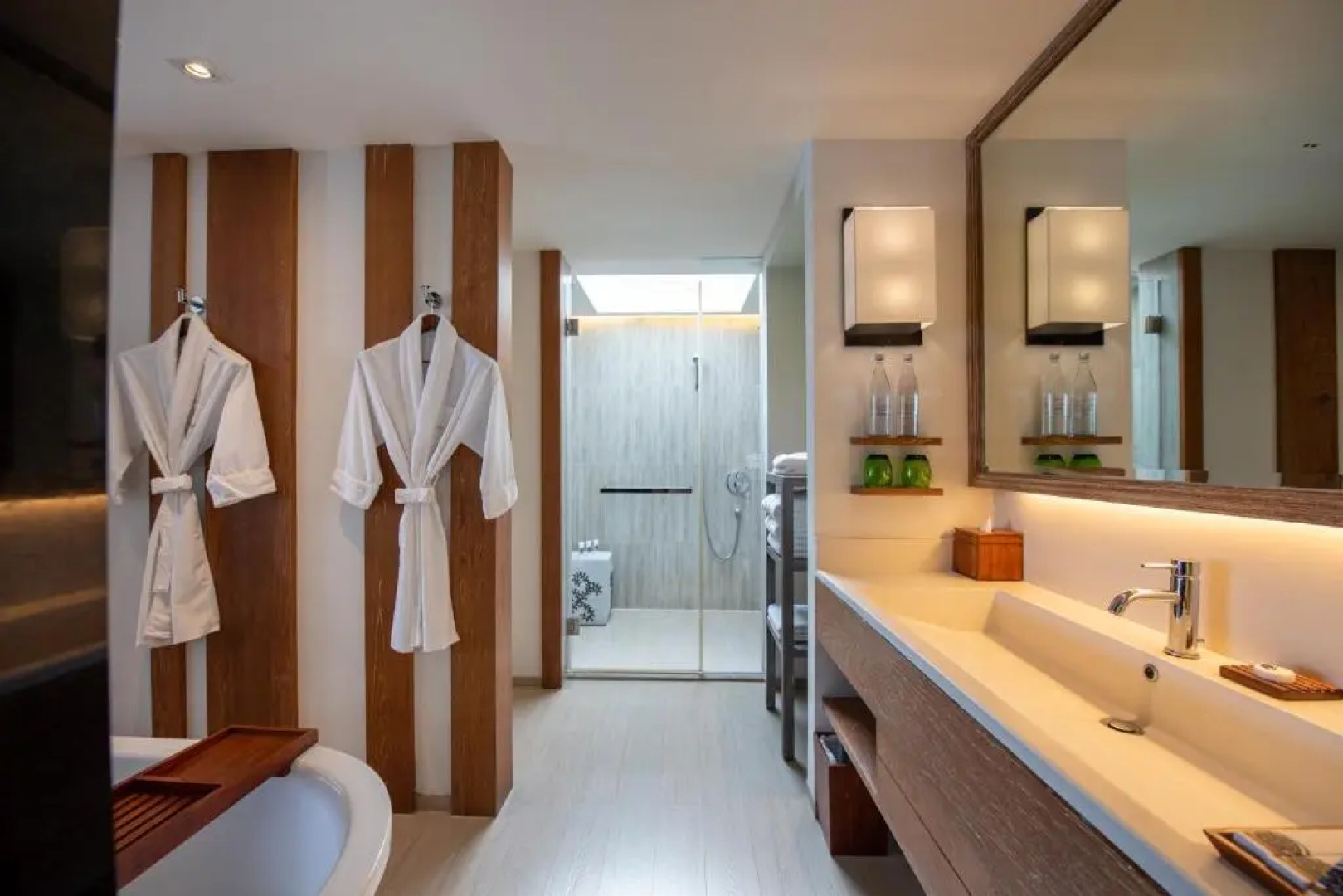 Отель The Nai Harn