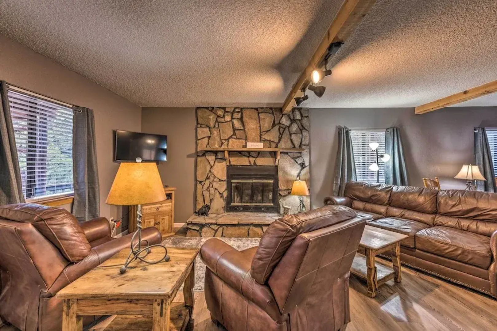 Rustic Ruidoso Cabin w/ Large Deck & Grill!