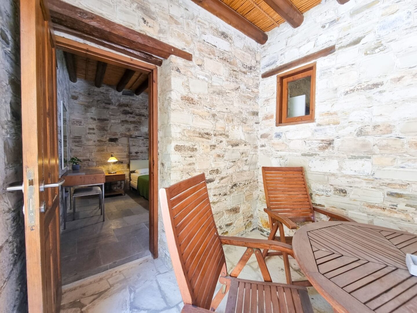 Skarinou's Landhouse Poolside Apartment