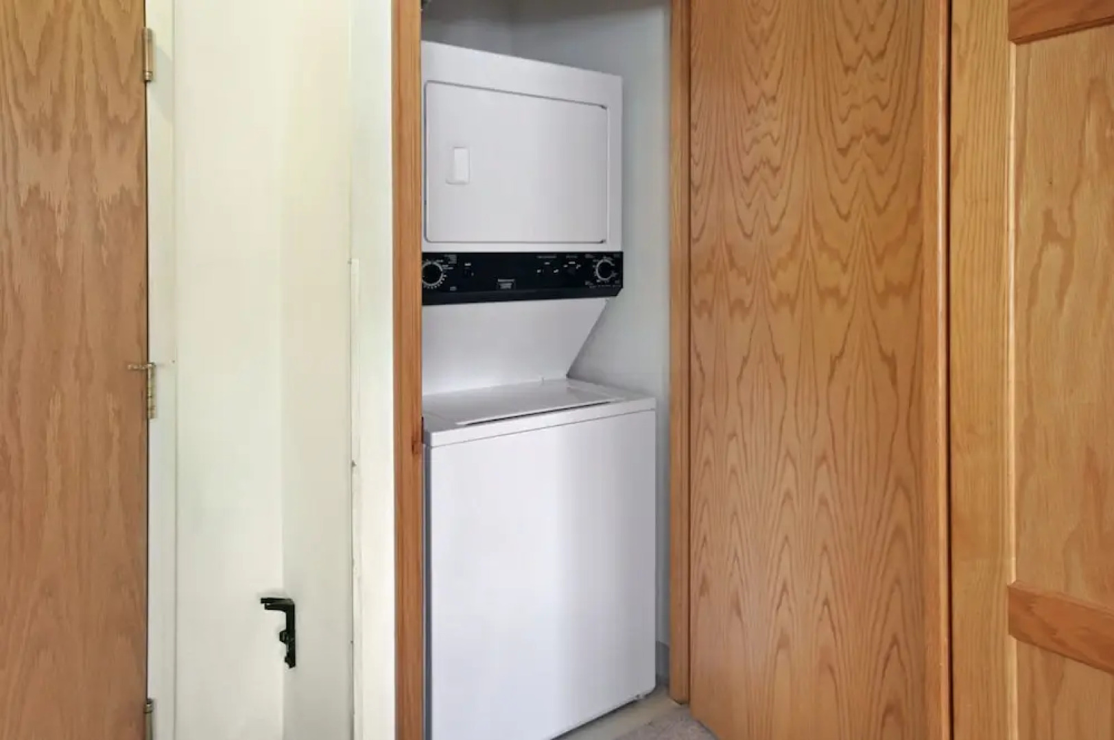 Relaxed Studio Seconds to Historic Main Street - Sleeps 4 Condo by RedAwning