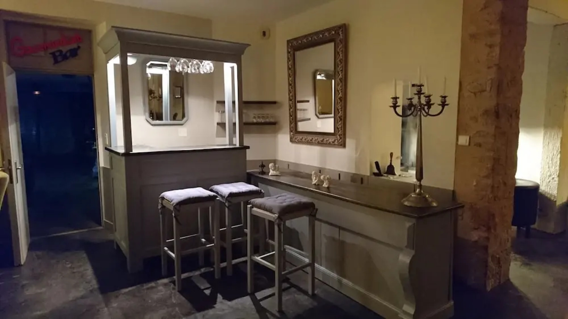 Hotel La Bastie D'Urfe