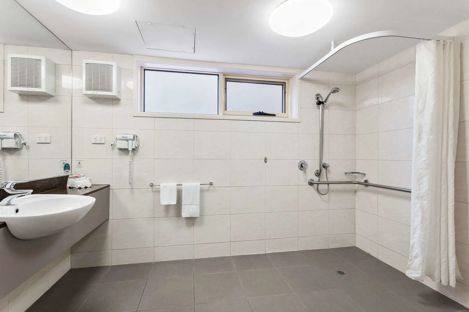 Bayside Geelong Hotel & Apartments, an Ascend Collection Hotel