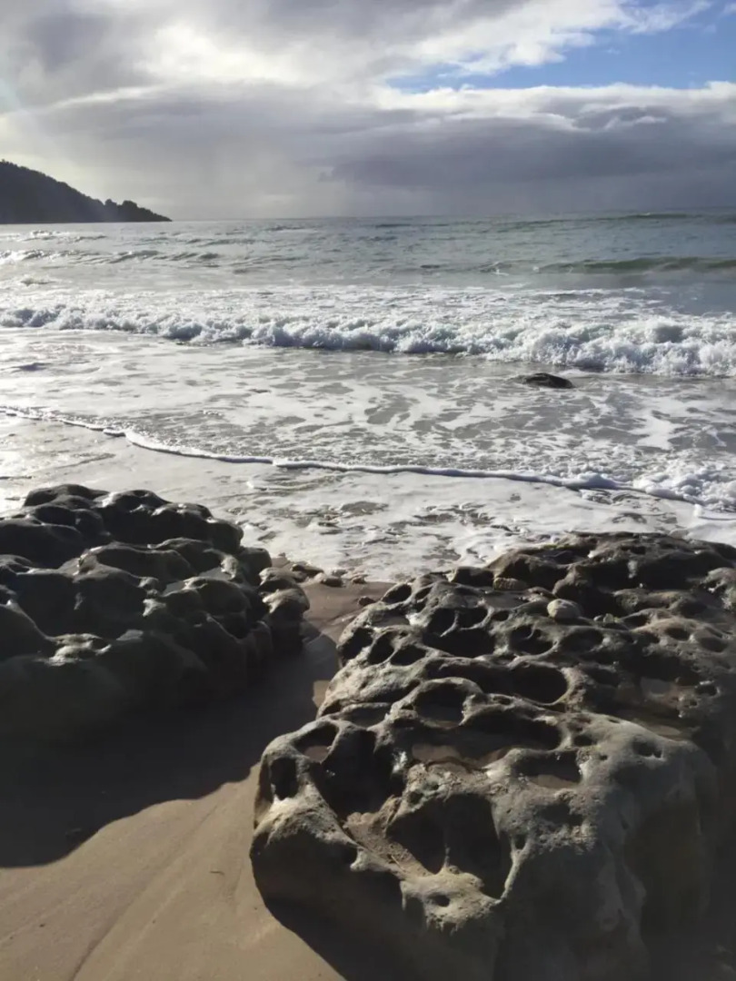 ‘Rose Cottage’ sisters beach accommodation