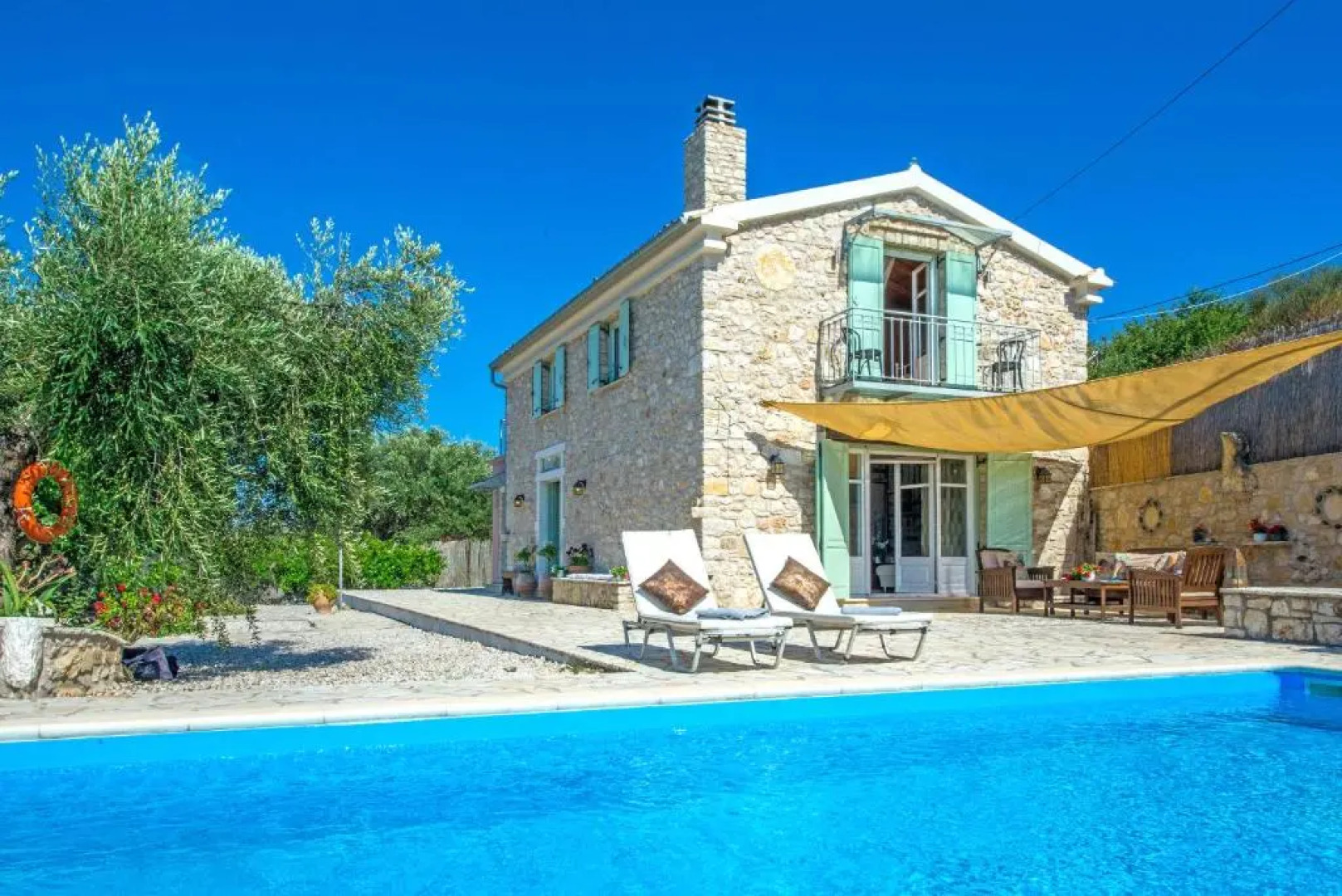 Villa Siorra by MediterraneanVillas