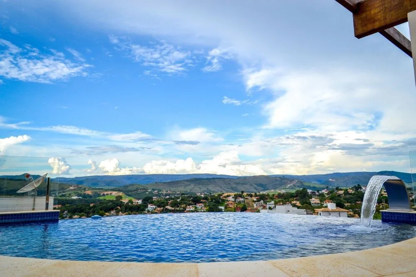 Suites de Luxo em Escarpas do Lago