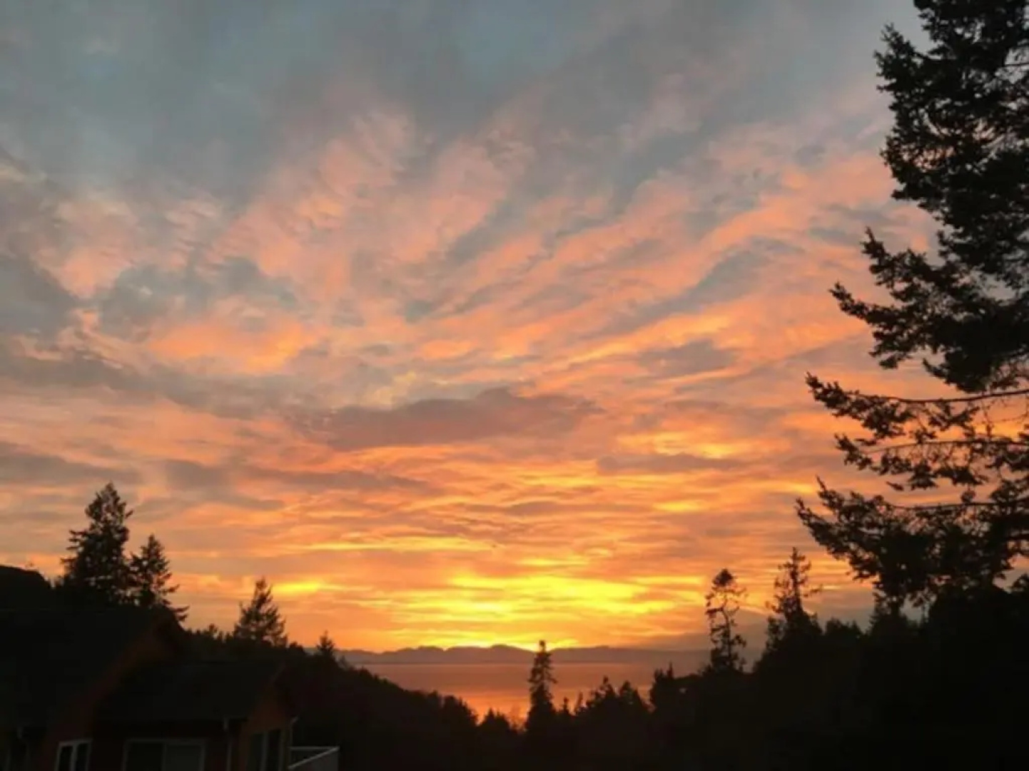 Beautiful 2 bedroom home with ocean and sunset views