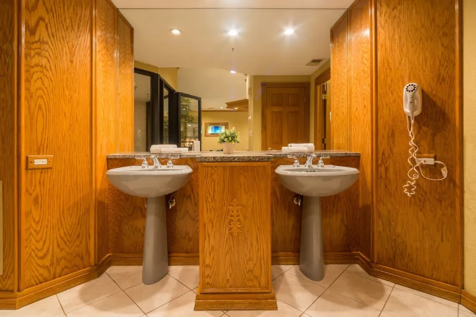 Sybaris Pool Suites Mequon