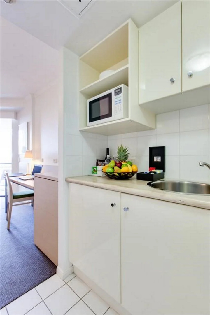 Oakbridge Hotel & Apartments