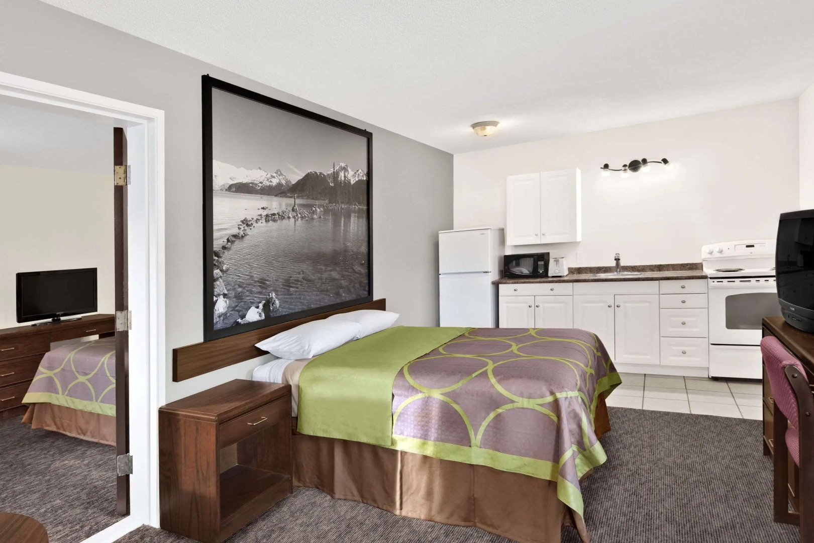 Super 8 by Wyndham Kamloops East