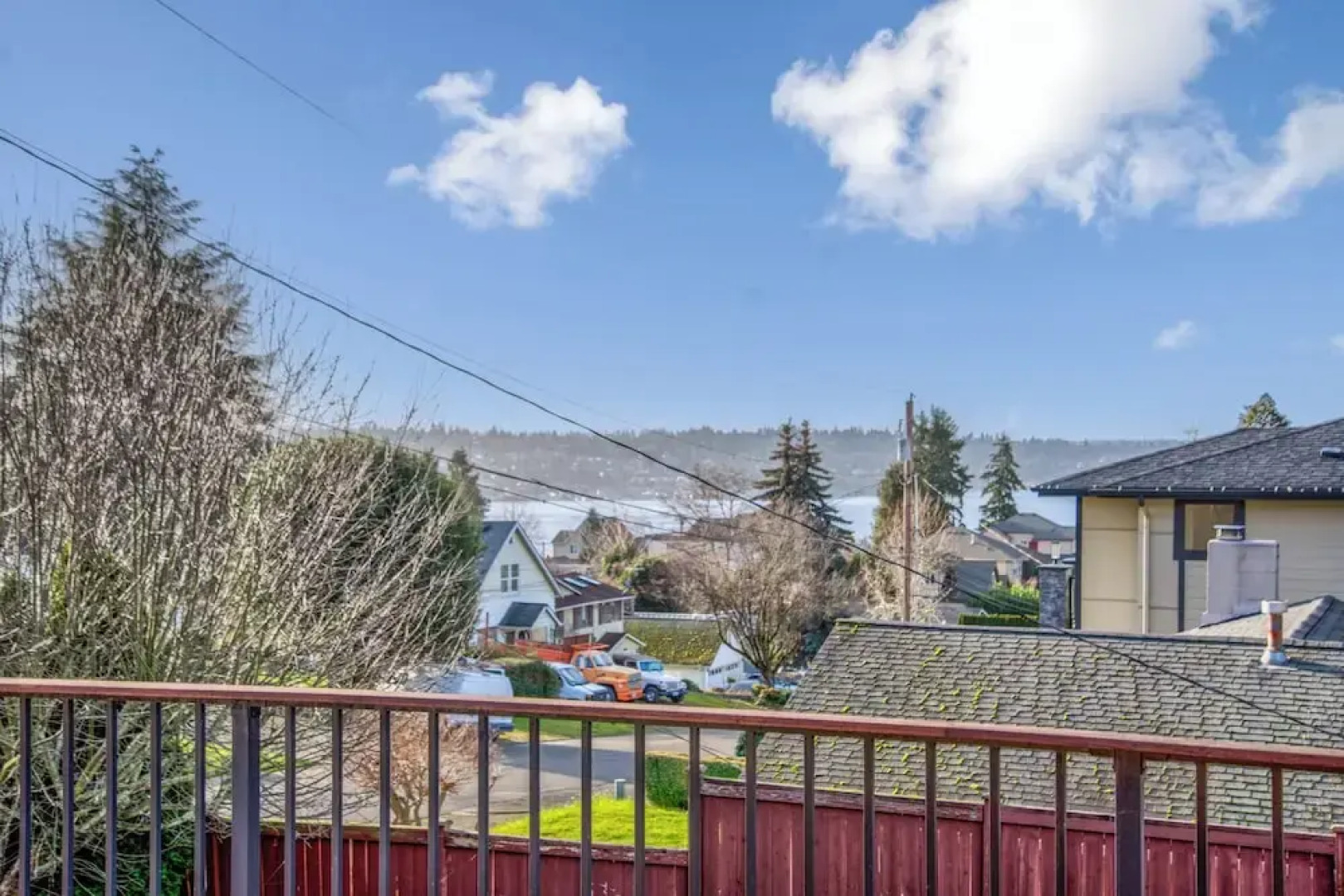 Renton Lakeside Oasis, Lakeview, 4B 2.5B, Spacious