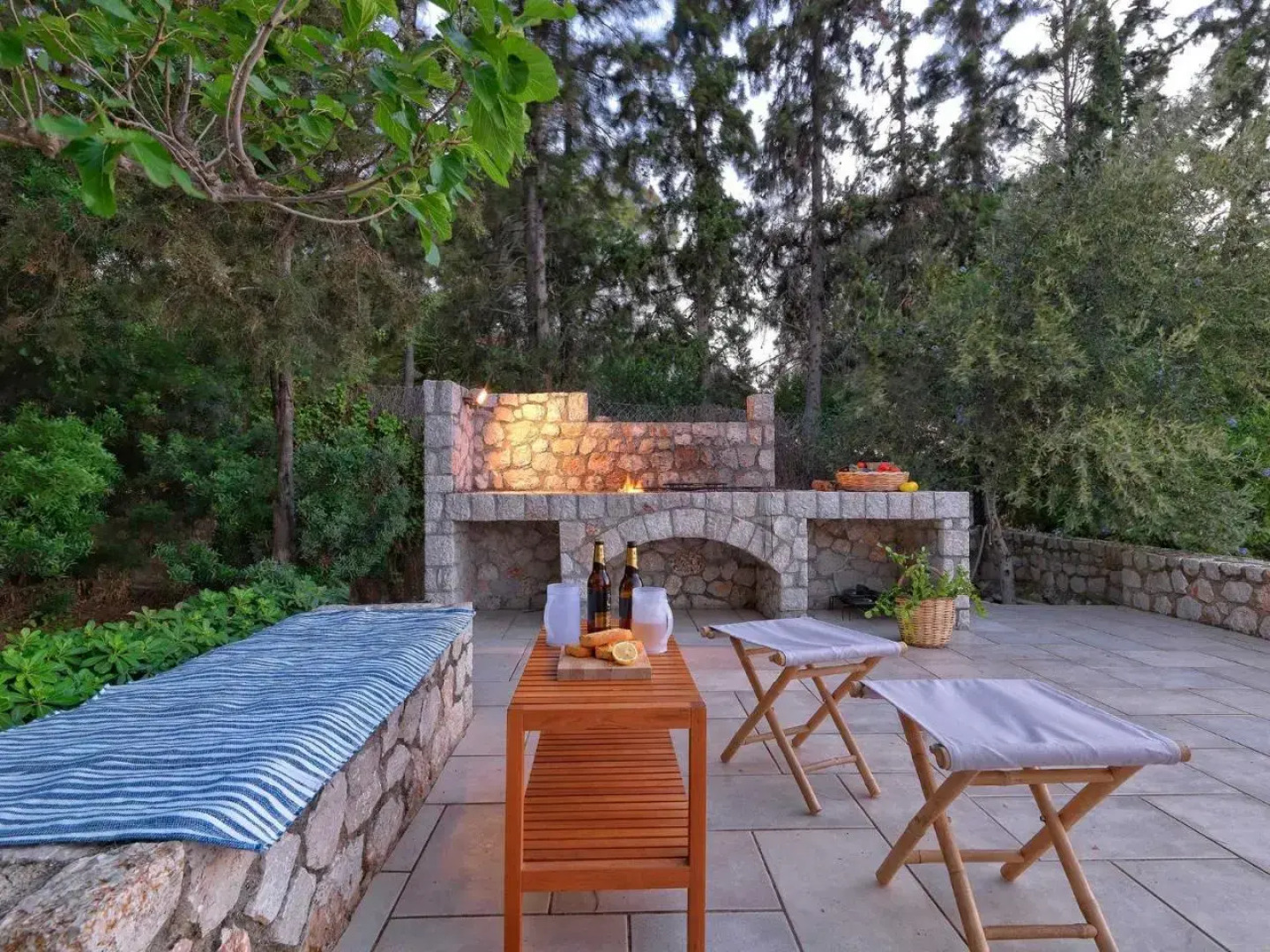 Villa Aria - Luxury Beachfront Villa with Pool and Tennis Court