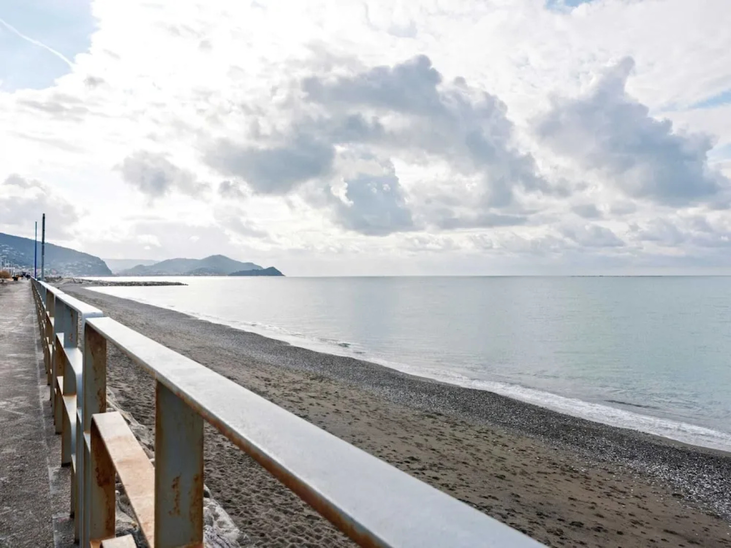 Spacious Apartment in Lavagna near Sea & City Center