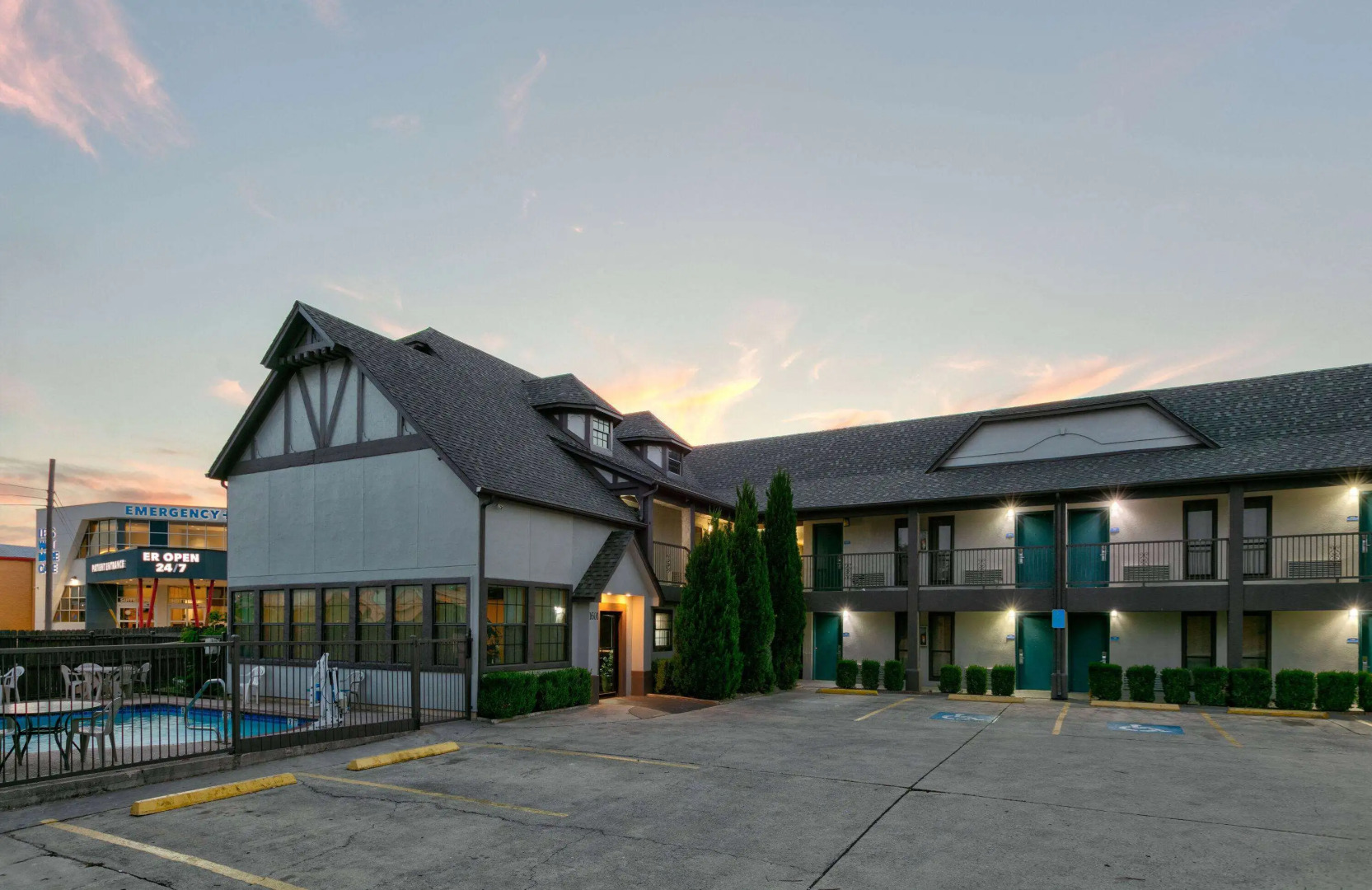 Howard Johnson by Wyndham San Marcos