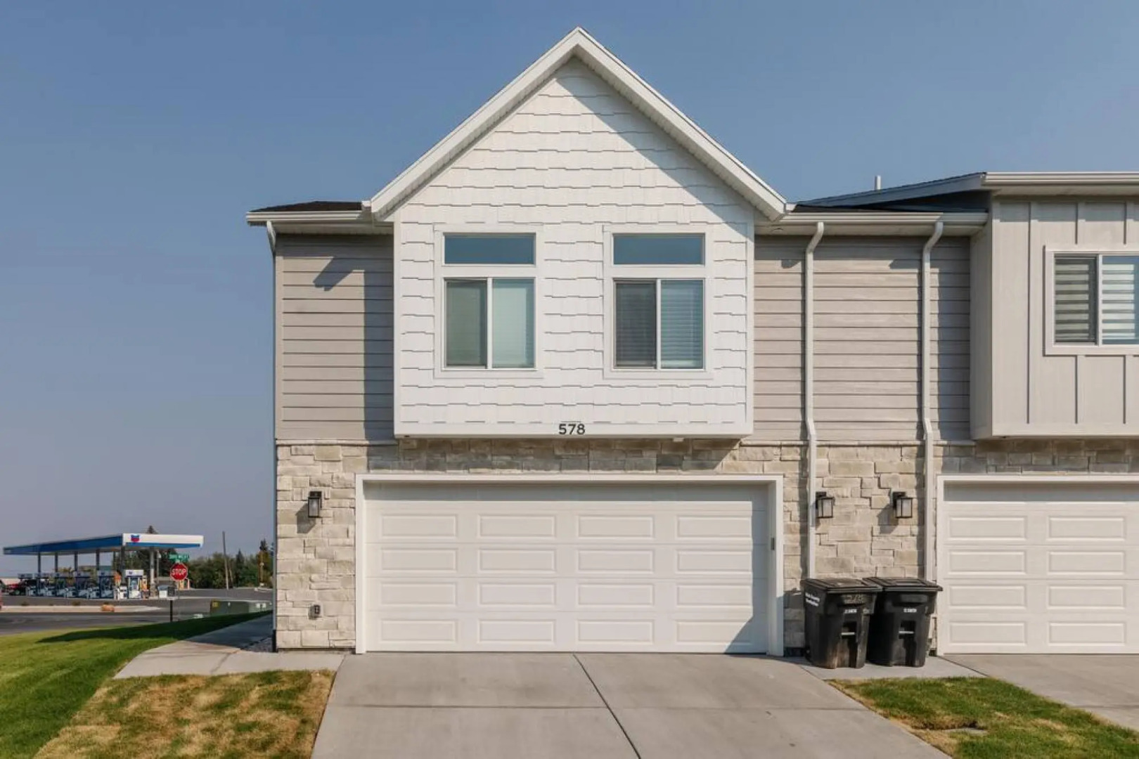 Bear Lake Beautiful Brand New End Unit