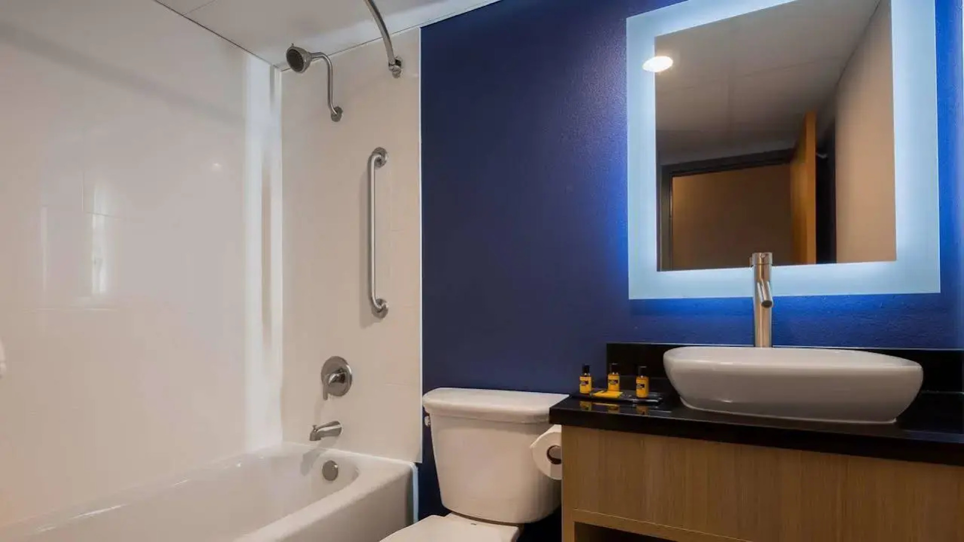 M Hotel & Conference Center