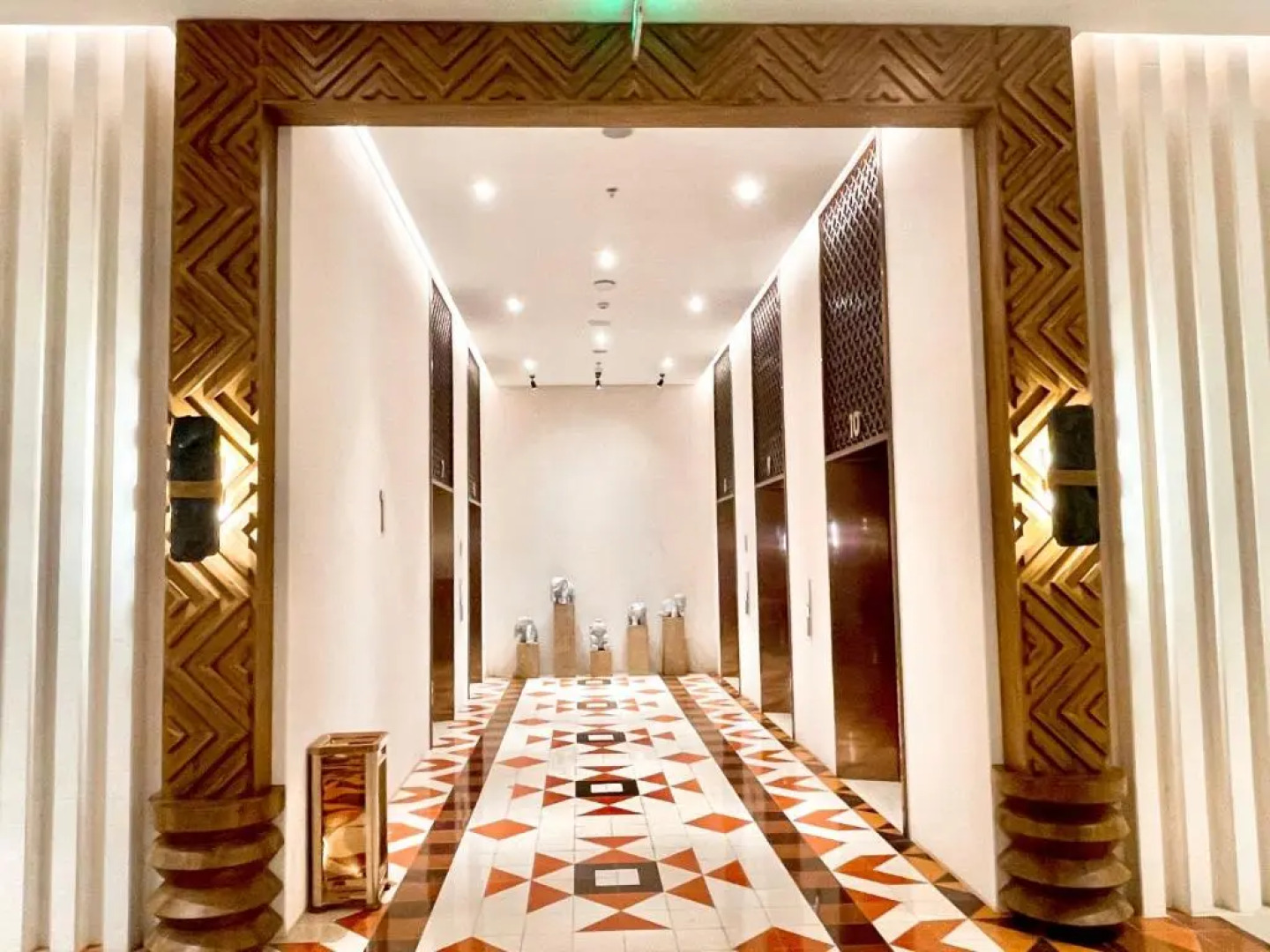 White House Condotel Phú Yên