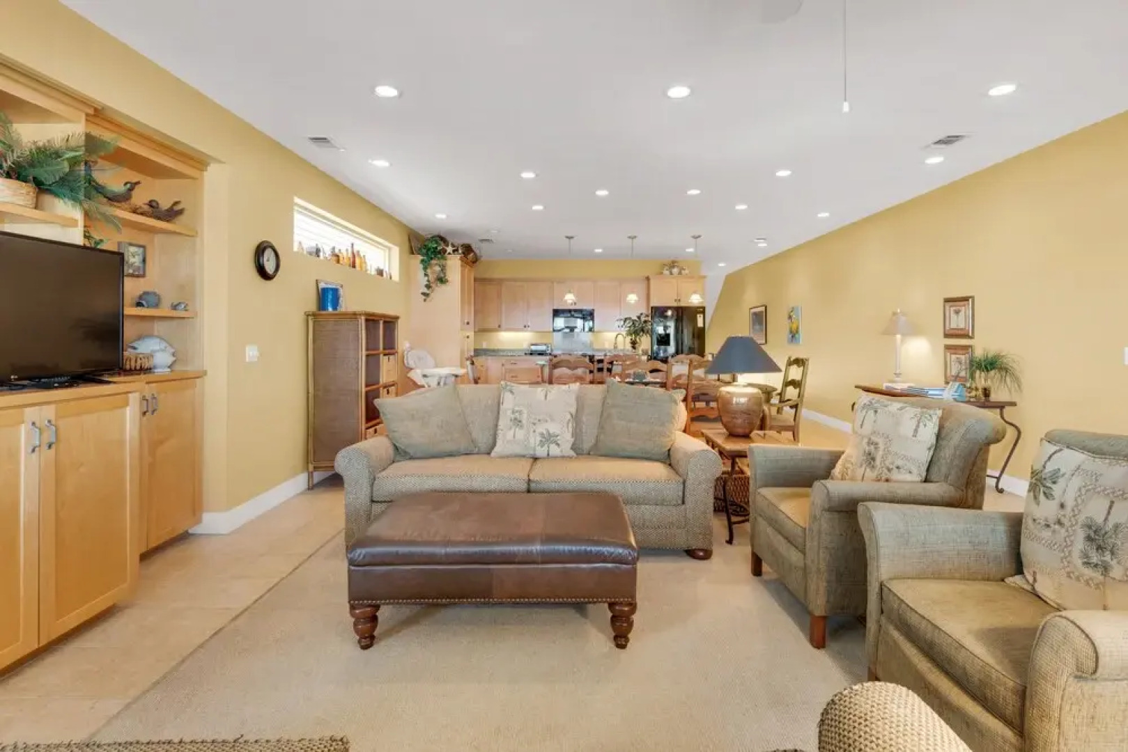 Sea Side 4 Bedroom Townhouse by RedAwning