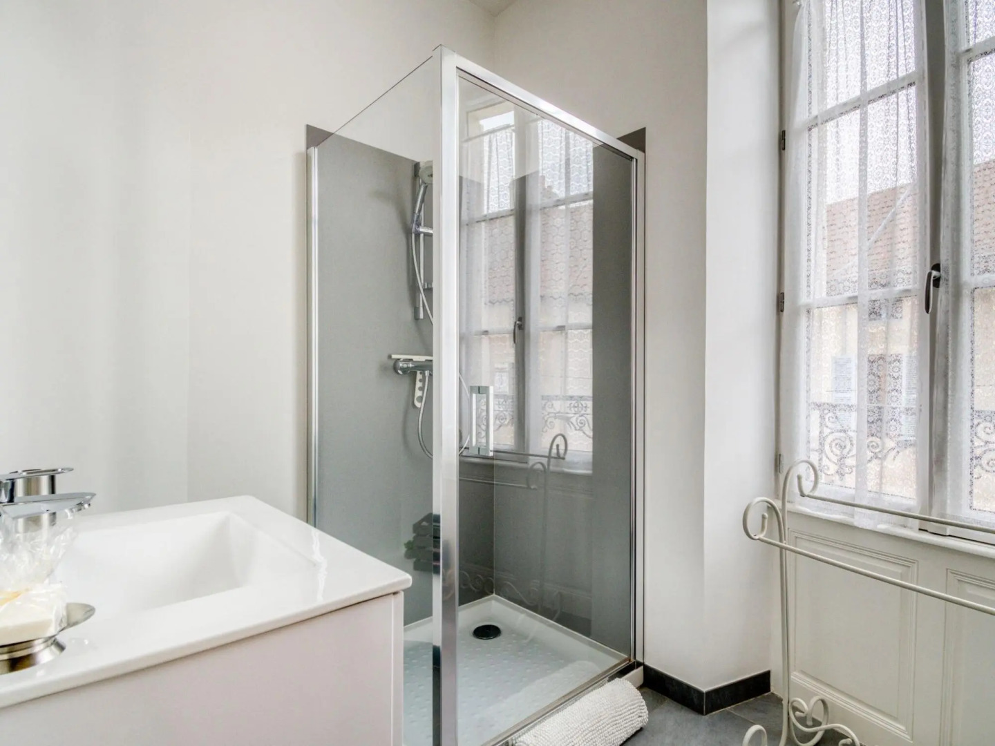 Garden-view Holiday Home in Bligny-sur-ouche With Terrace