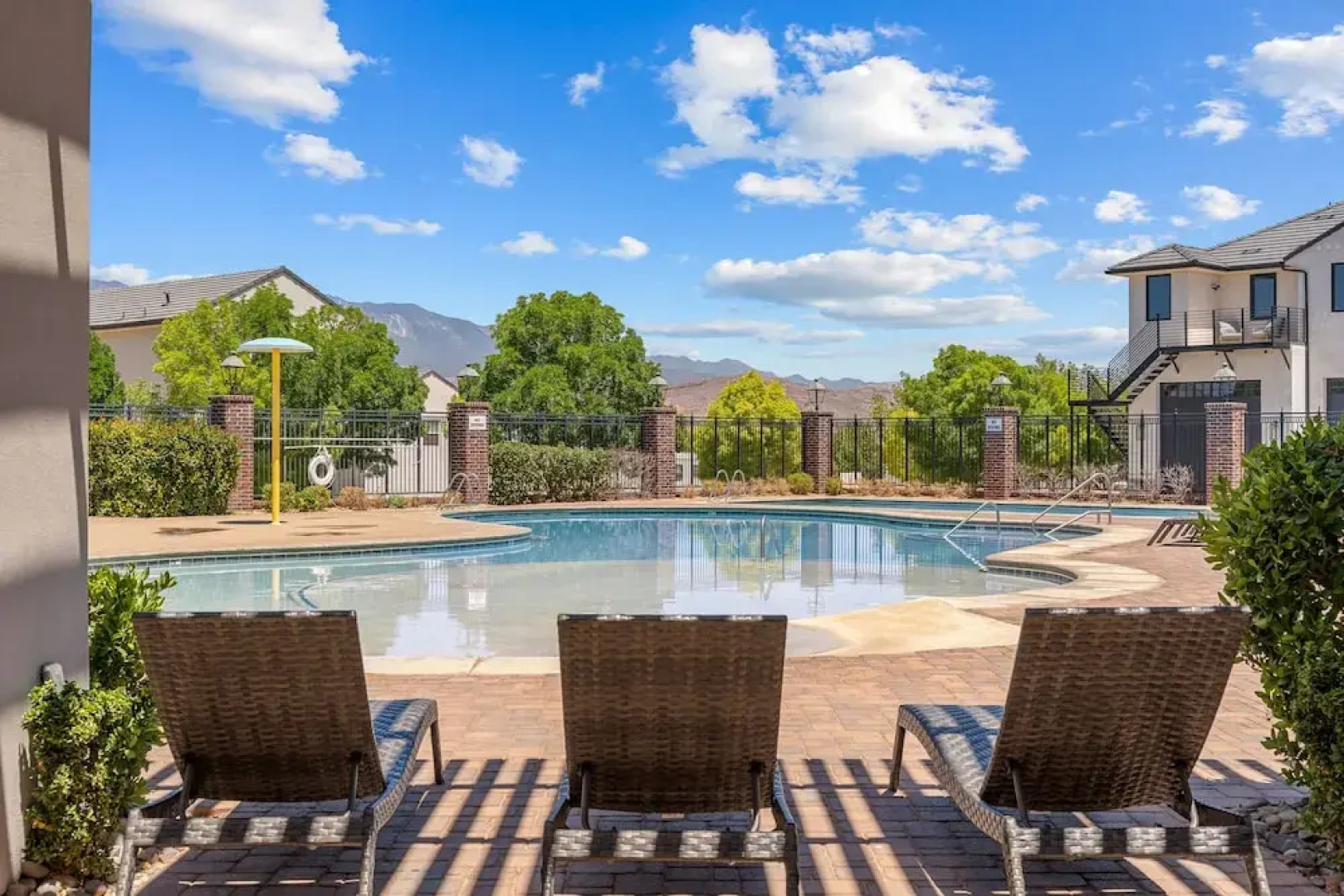 Desert Jewel With Private Gym And Pool 4 Bedroom Townhouse