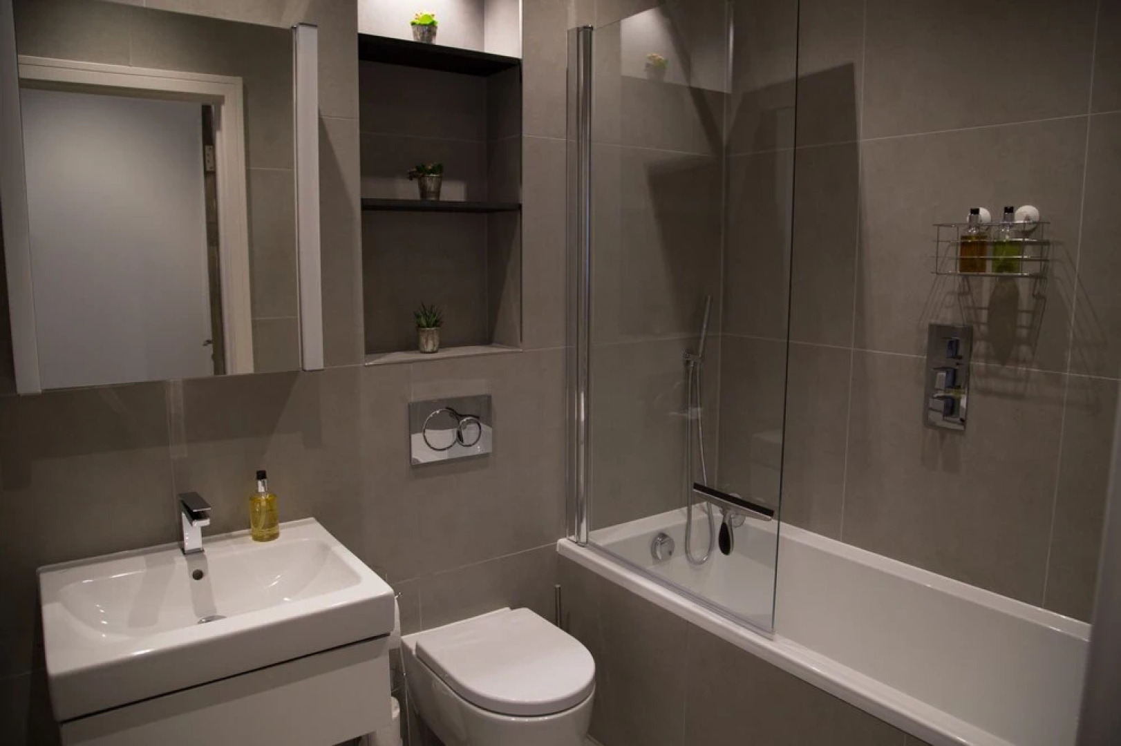 Brickfield Court Serviced Apartment by Ferndale