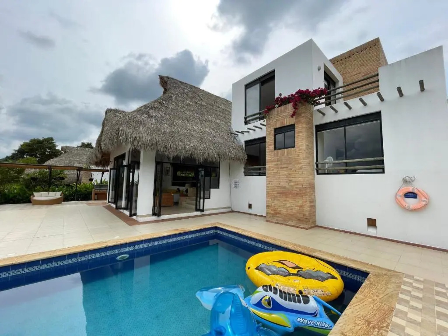 Maravillosa casa en Anapoima con piscina y jacuzzi privados