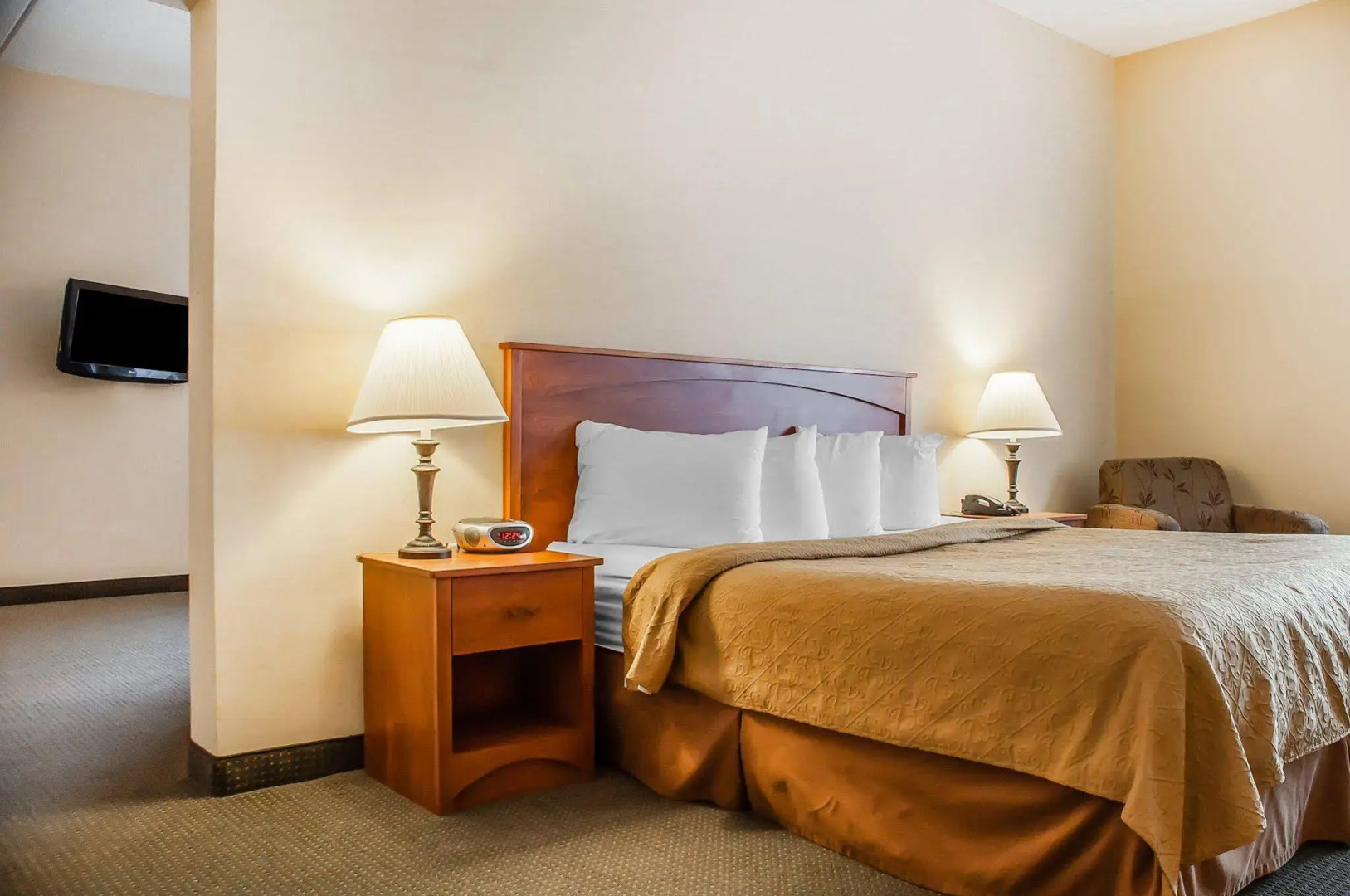 Quality Hotel & Suites At The Falls