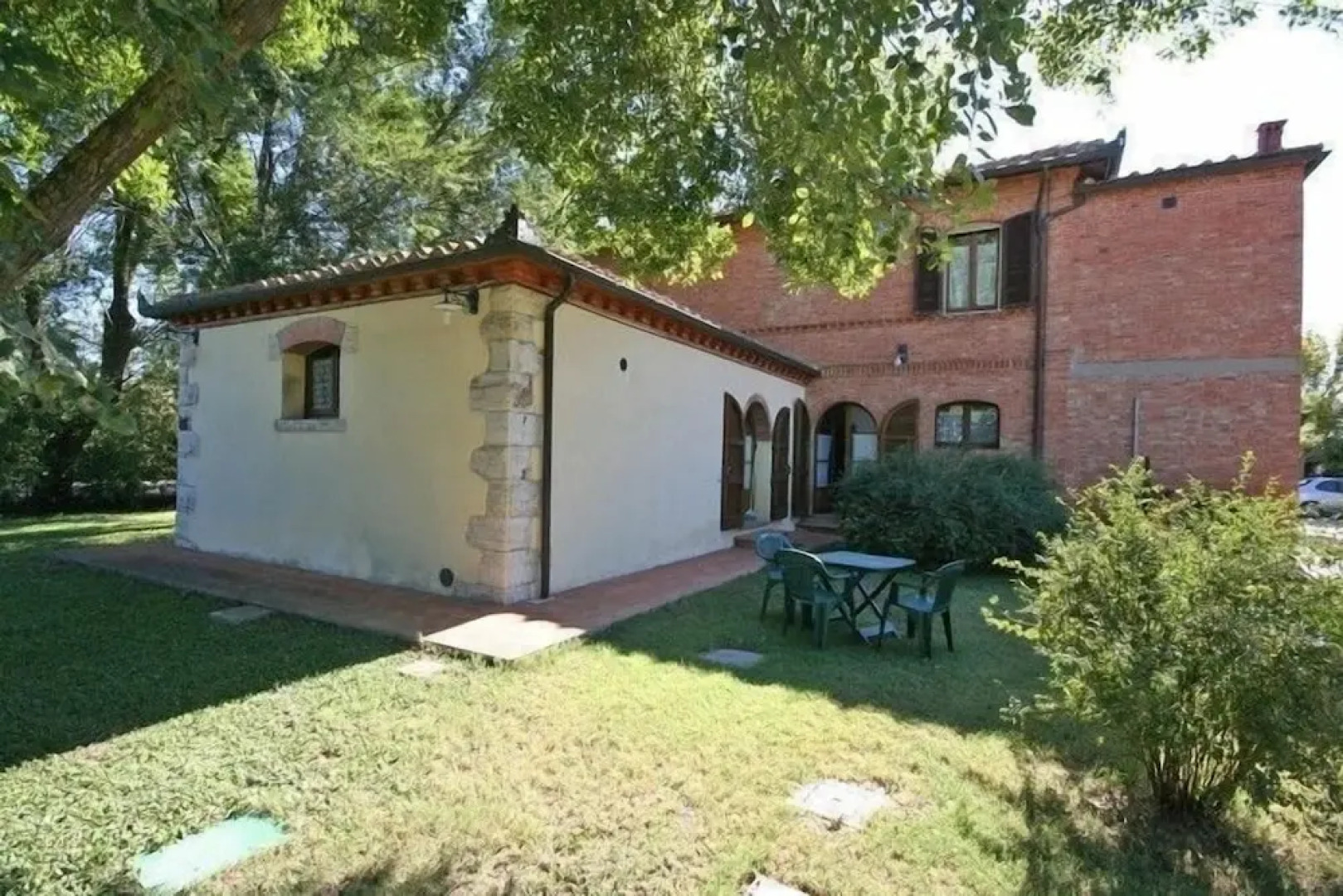 Spacious Farmhouse in Pienza with Swimming Pool