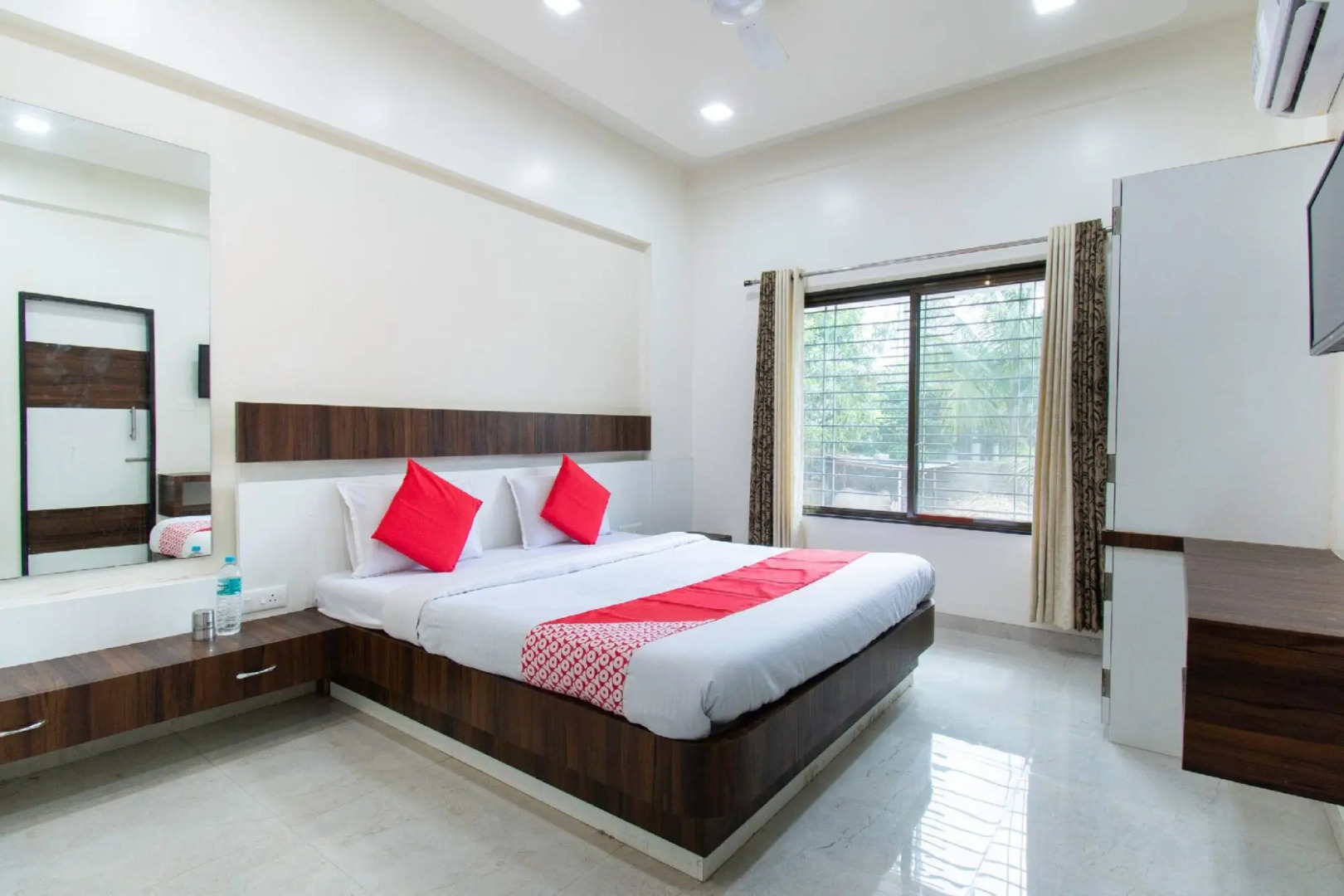 Hotel Hari Vitthala Palace by OYO Rooms