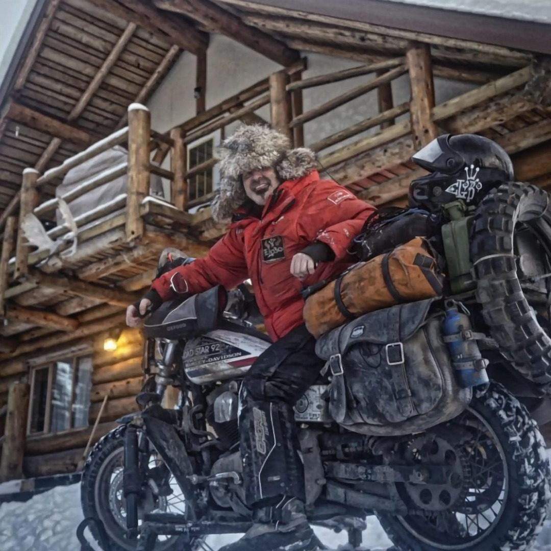 Arctic Divide Inn & Motel