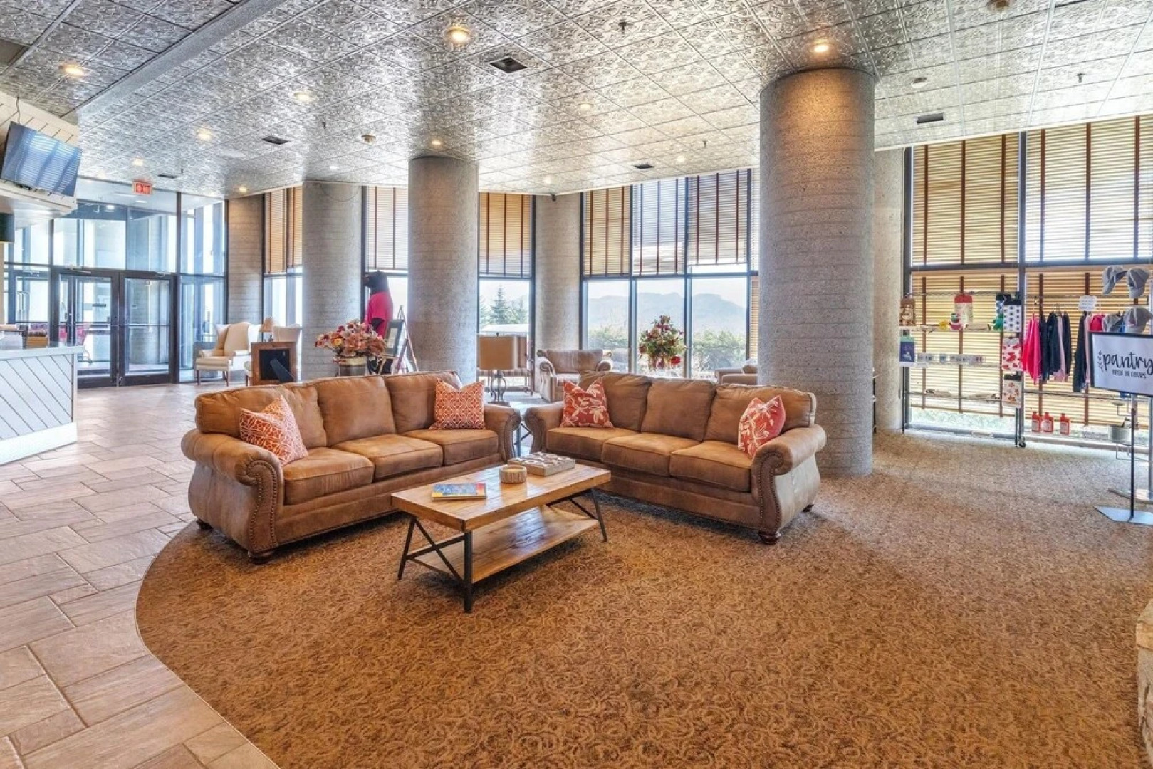 Handsome Condo, View in Sugar Mountain, Heated Pool & Jacuzzi by RedAwning