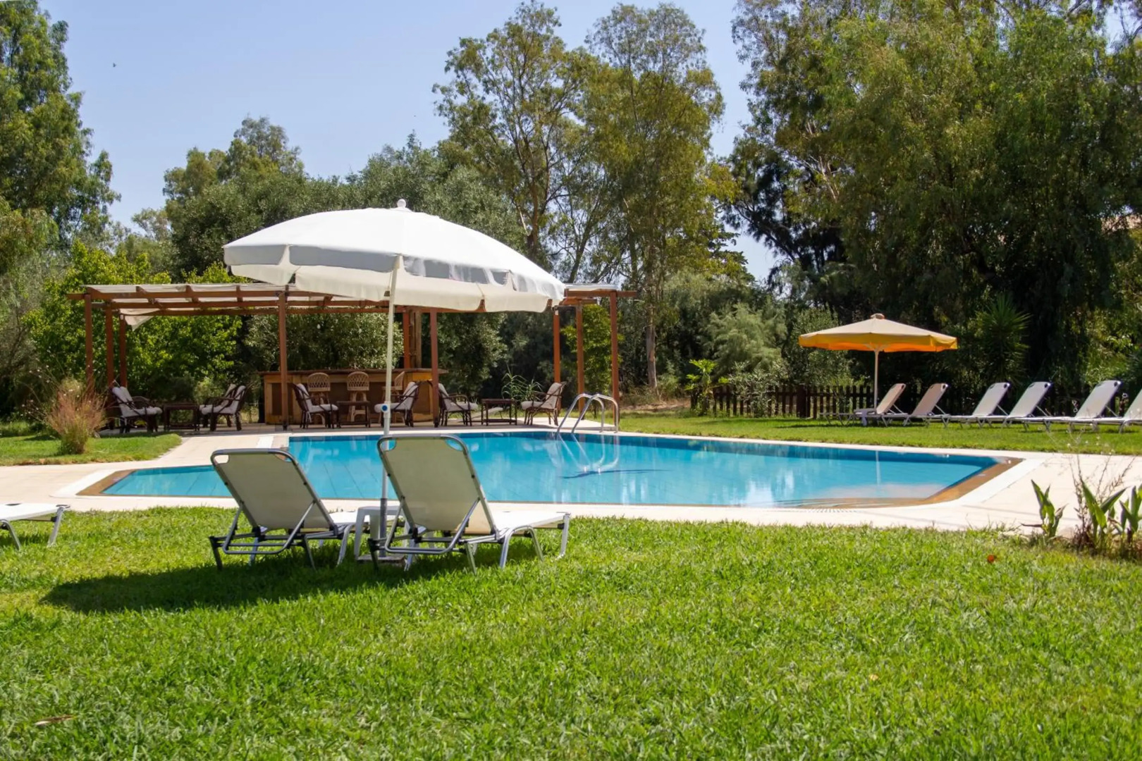 Tellis Holiday Rooms By Hotelius