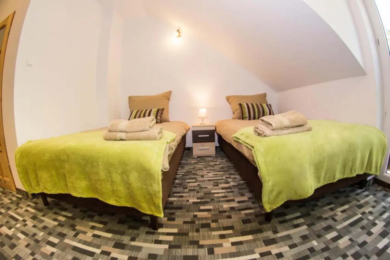 Ośrodek na jeziorem - Radew Rosnowo