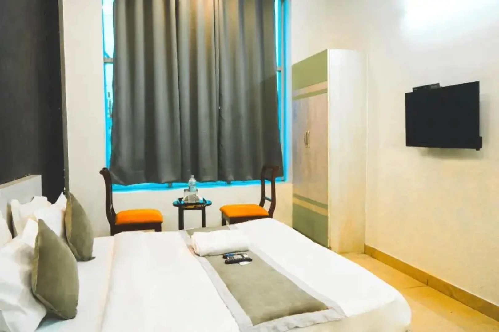 Hotel Cladis - Noida Sector 15 by OYO