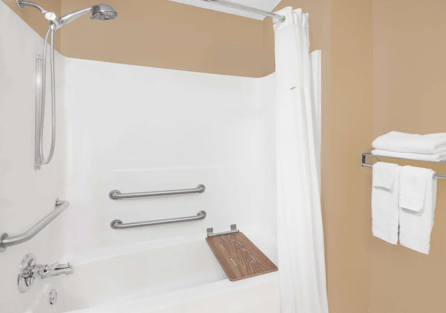 Super 8 By Wyndham Seville