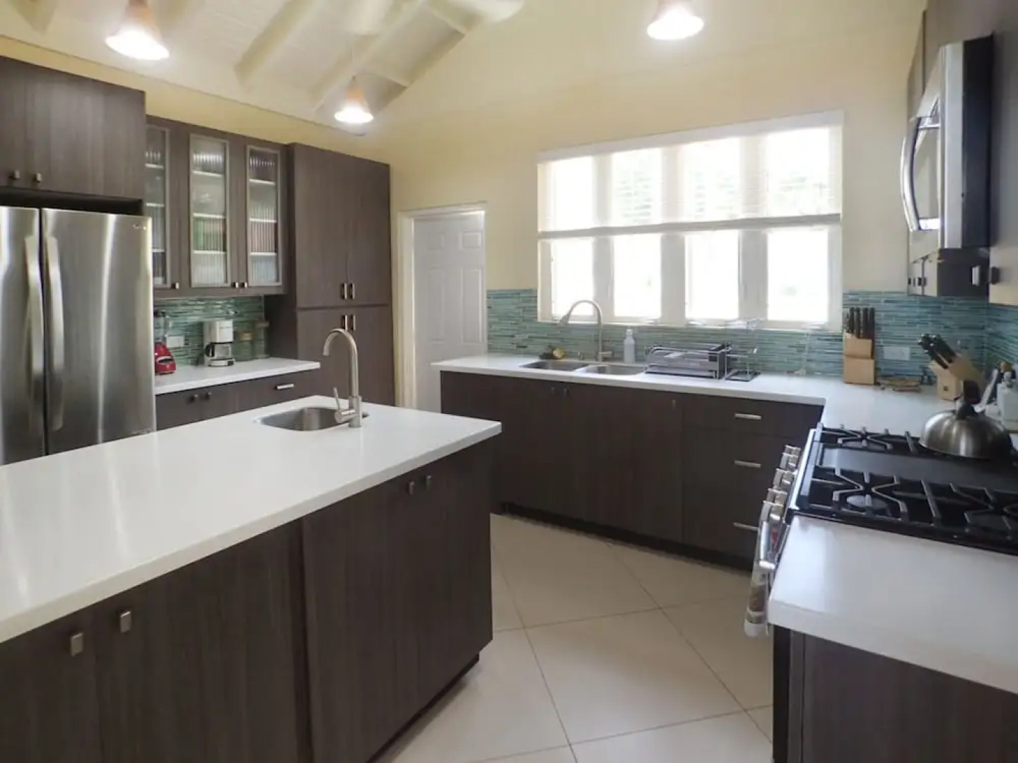 Je Suis Content, Silver Sands 3BR