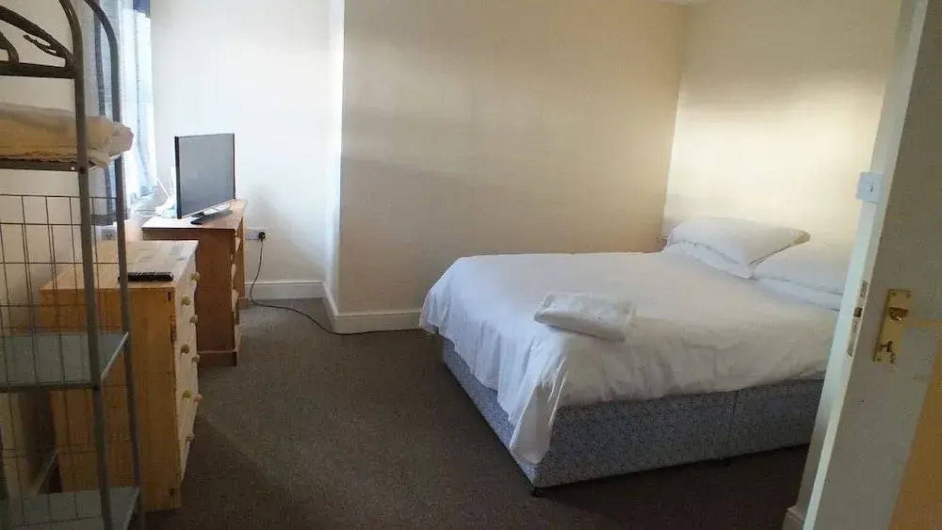 OYO The Watermans Arms Hersham