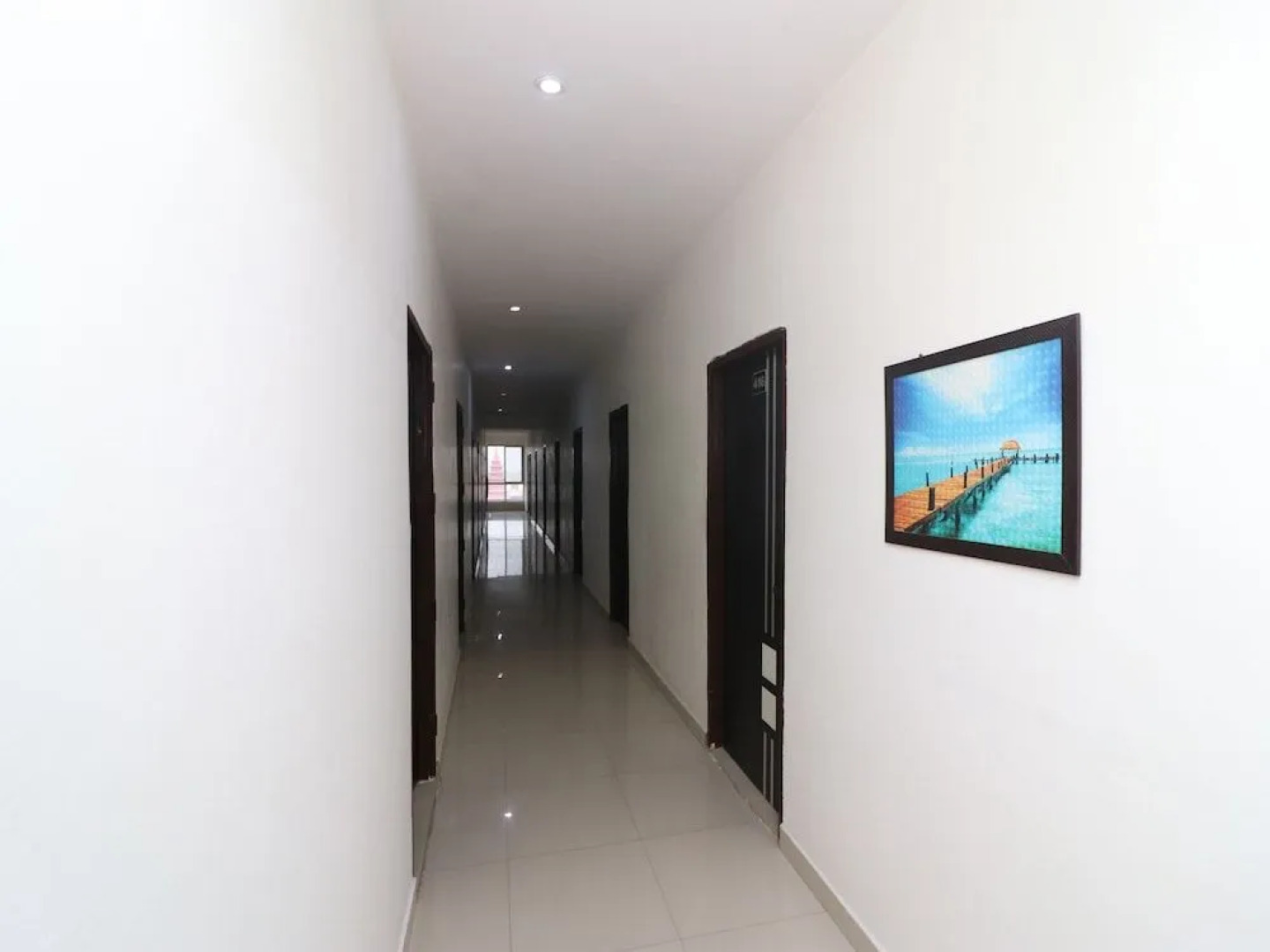 Oyo 23504 Hotel R View