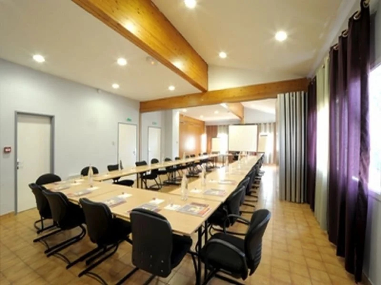 Enzo Trappes by Kyriad Direct