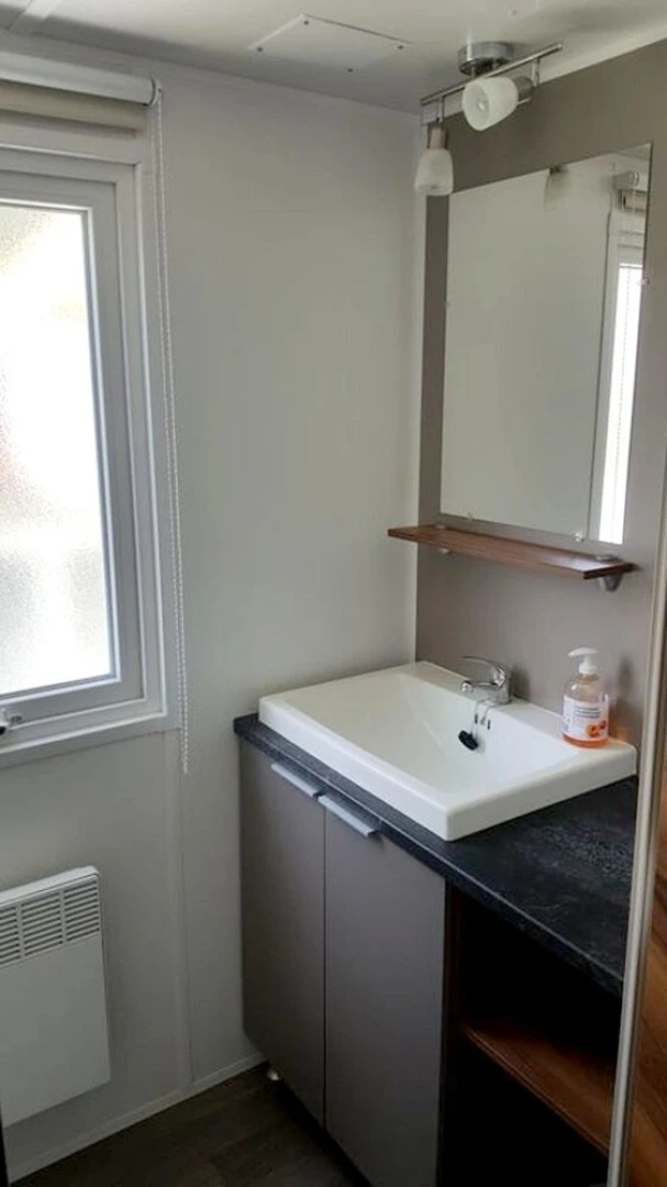 Property With 3 Bedrooms in Valras-plage, With Terrace - 800 m From th