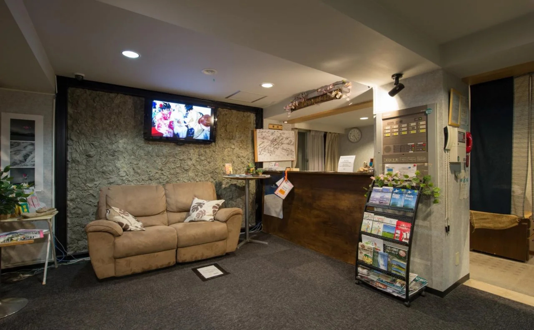 Owashi Lodge - Hostel