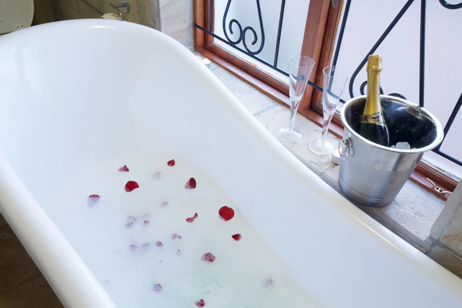 Sea Whisper Guest House & Self Catering