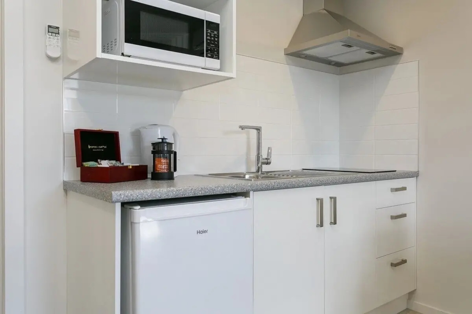 Acacia Lake View Motel