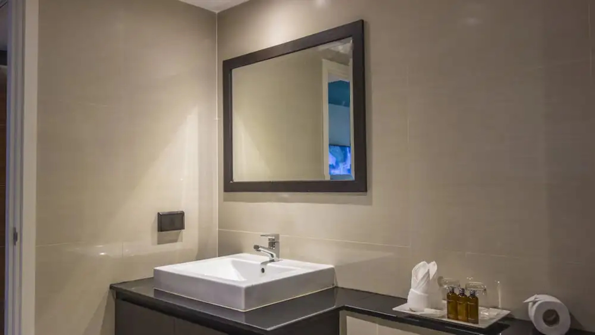 Unique Regency Hotel